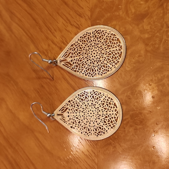 Unknown Jewelry - Gold Earrings, GUC